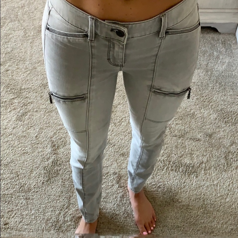 The skinny ankle jean-Gray wash